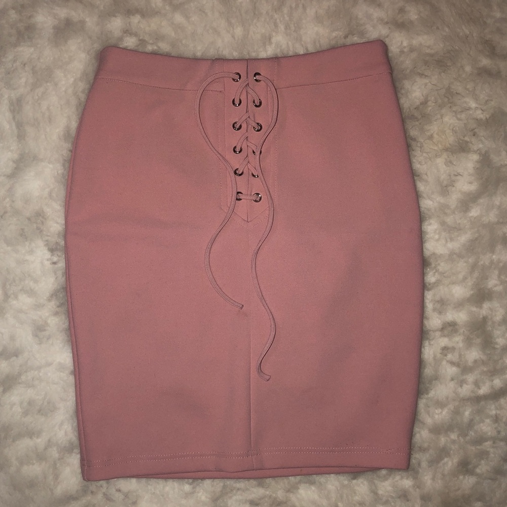 Fitted high waisted skirt